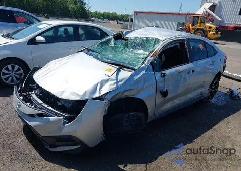 2021 Toyota Corolla Se/Night Shade z USA, uszkodzony, nr VIN 5YFS4MCEXMP064084